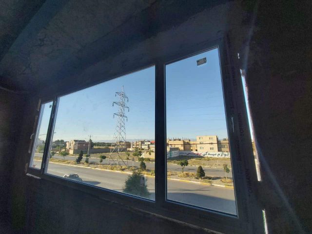 نصب پنجره دوجداره هافمن در چناران مشهد، قیمت پنجره دوجداره هافمن و وین تک در مشهد، تعویض پنجره قدیمی با دوجداره بدون تخریب